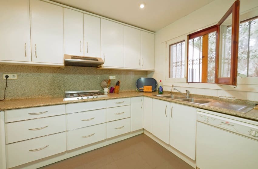 Chalet de 6 habitaciones en Dehesa de Campoamor en venta con piscina - 889.000 € (Ref: 8701497)