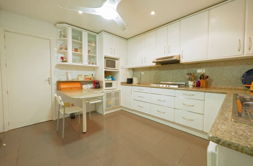 Chalet de 6 habitaciones en Dehesa de Campoamor en venta con piscina - 889.000 € (Ref: 8701497)