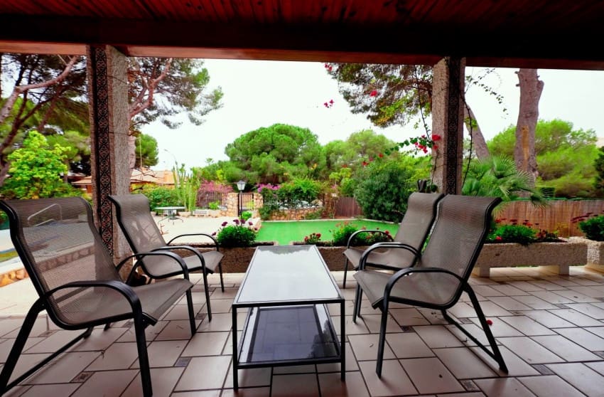 Chalet de 6 habitaciones en Dehesa de Campoamor en venta con piscina - 889.000 € (Ref: 8701497)