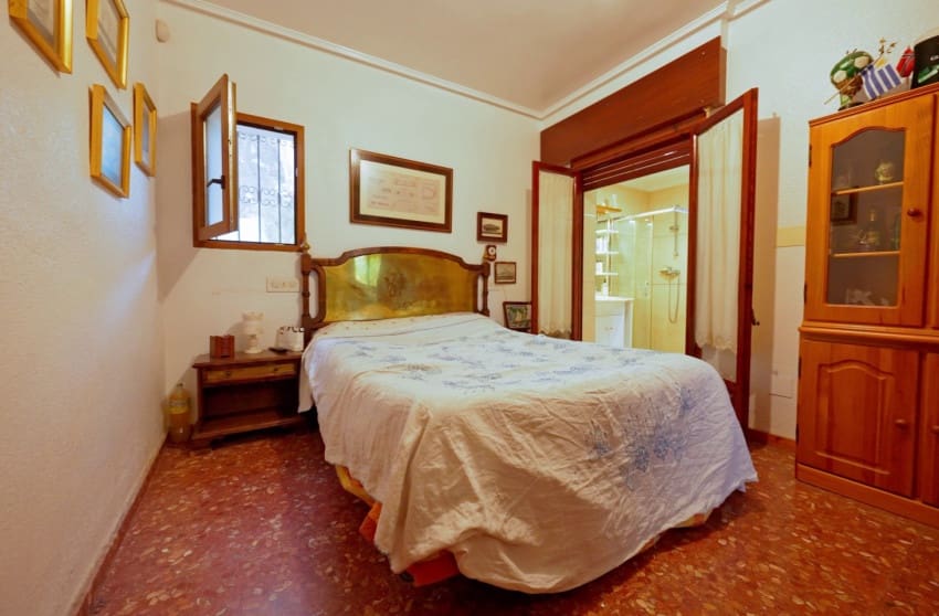 Chalet de 6 habitaciones en Dehesa de Campoamor en venta con piscina - 889.000 € (Ref: 8701497)