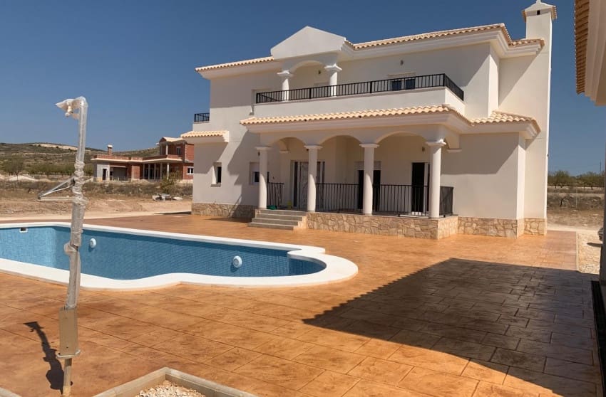 4 Zimmer Villa zu verkaufen in Pinoso mit Pool - 423.000 € (Ref: 8703439)