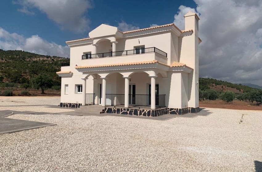 4 Zimmer Villa zu verkaufen in Pinoso mit Pool - 423.000 € (Ref: 8703439)