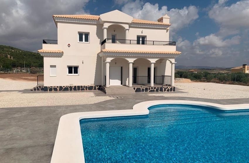 4 Zimmer Villa zu verkaufen in Pinoso mit Pool - 423.000 € (Ref: 8703439)