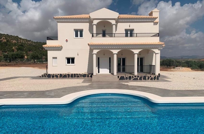 4 Zimmer Villa zu verkaufen in Pinoso mit Pool - 423.000 € (Ref: 8703439)