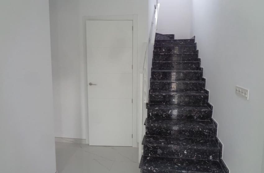 4 Zimmer Villa zu verkaufen in Pinoso mit Pool - 423.000 € (Ref: 8703439)