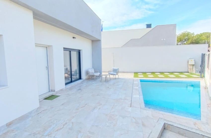3 bedroom Villa for sale in Pinar de Campoverde with pool - € 422,500 (Ref: 8703442)
