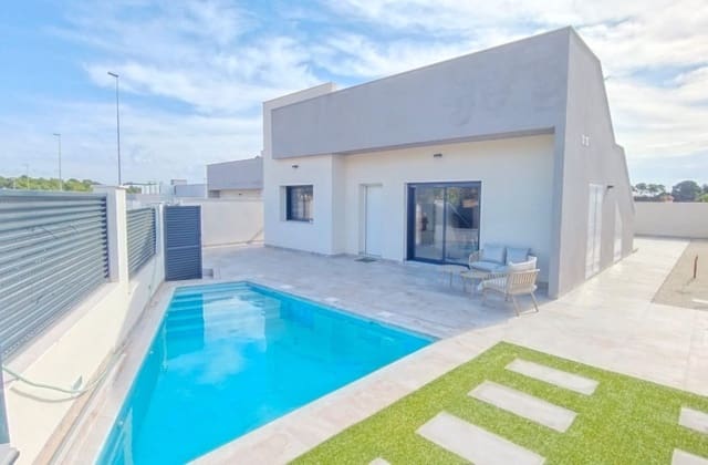 3 bedroom Villa for sale in Pinar de Campoverde, Pilar de la Horadada with pool - € 422,500 (Ref: 8703442)