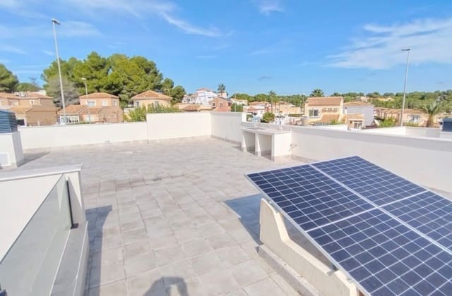 3 bedroom Villa for sale in Pinar de Campoverde, Pilar de la Horadada with pool - € 422,500 (Ref: 8703442)