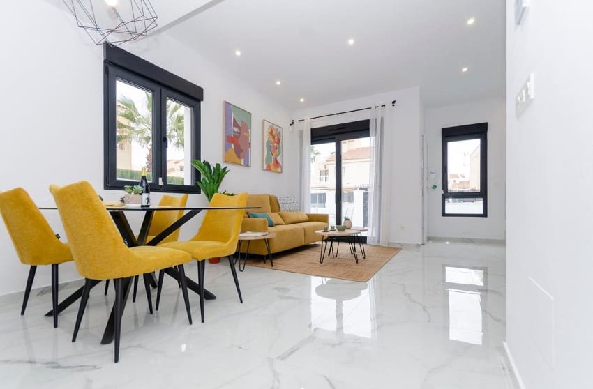 3 Zimmer Villa zu verkaufen in Torrevieja mit Pool - 409.000 € (Ref: 8703443)