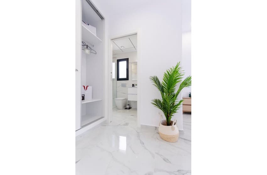 3 Zimmer Villa zu verkaufen in Torrevieja mit Pool - 409.000 € (Ref: 8703443)