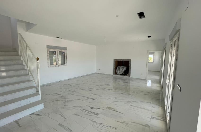 6 Zimmer Villa zu verkaufen in Pinoso mit Pool - 611.000 € (Ref: 8705747)