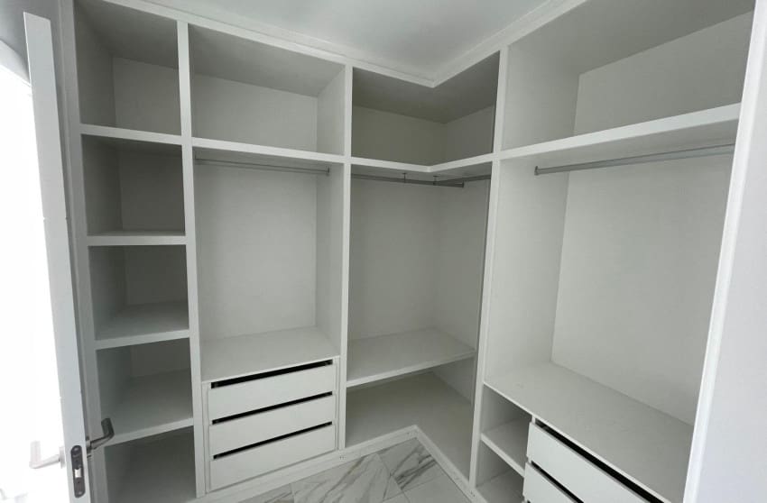 6 Zimmer Villa zu verkaufen in Pinoso mit Pool - 611.000 € (Ref: 8705747)