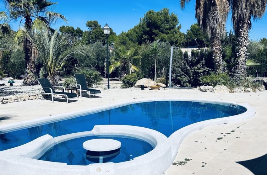 5 chambre Villa/Maison à vendre à Monovar / Monover avec piscine - 375 000 € (Ref: 8708714)