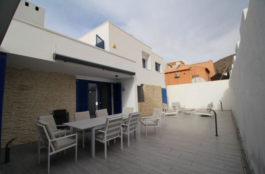 4 soveværelse Villa til salg i Fortuna med swimmingpool garage - € 259.900 (Ref: 8765015)