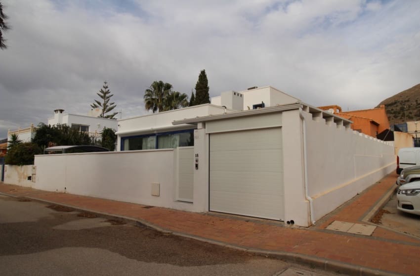 4 soveværelse Villa til salg i Fortuna med swimmingpool garage - € 259.900 (Ref: 8765015)