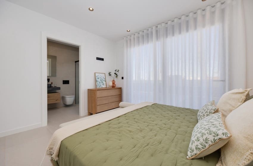 3 quarto Moradia para venda em Torrevieja com piscina - 595 000 € (Ref: 8784502)