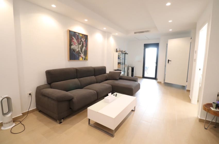 4 slaapkamer Huis te koop in Benijofar met zwembad - € 354.999 (Ref: 8886798)