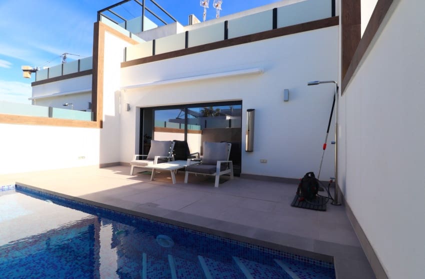 4 slaapkamer Huis te koop in Benijofar met zwembad - € 354.999 (Ref: 8886798)