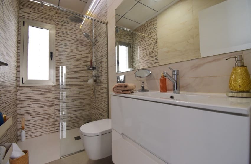 3 bedroom Villa for sale in Orihuela Costa with pool - € 369,950 (Ref: 8886801)