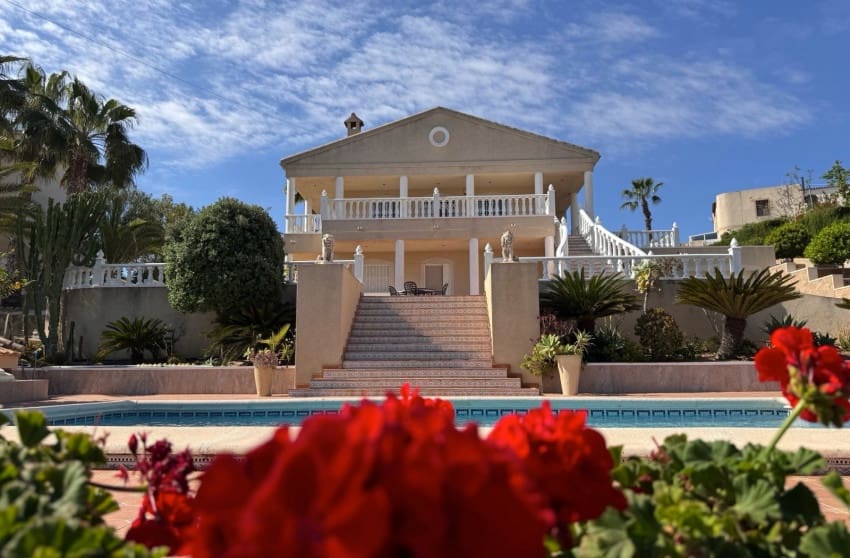 3 slaapkamer Villa te koop in Algorfa met zwembad - € 585.000 (Ref: 8887232)