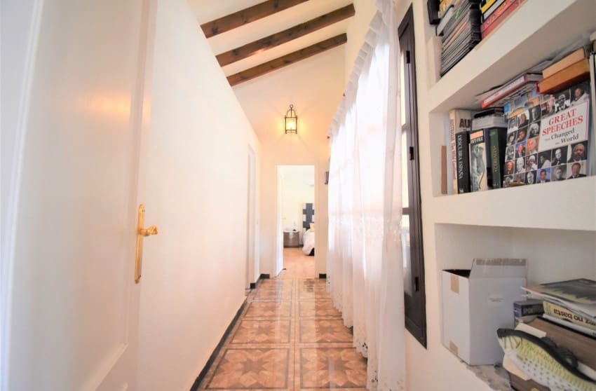 Chalet de 4 habitaciones en Orihuela Costa en venta con piscina - 630.000 € (Ref: 8887233)