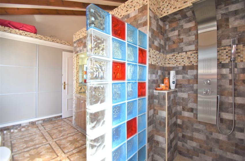 Chalet de 4 habitaciones en Orihuela Costa en venta con piscina - 630.000 € (Ref: 8887233)