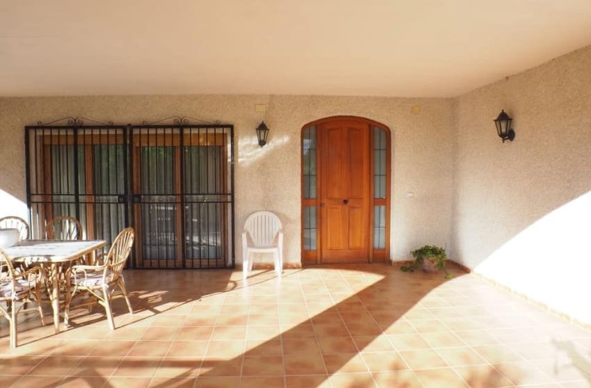 4 sypialnia Willa na sprzedaż w Petrel / Petrer z basenem garażem - 399 999 € (Ref: 8939137)