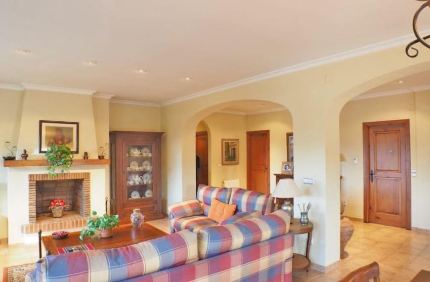 4 sypialnia Willa na sprzedaż w Petrel / Petrer z basenem garażem - 399 999 € (Ref: 8939137)