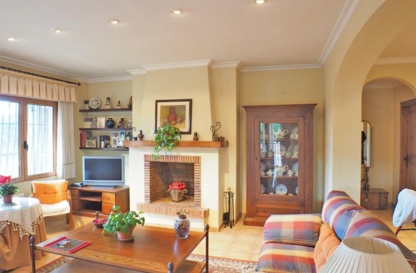 4 sypialnia Willa na sprzedaż w Petrel / Petrer z basenem garażem - 399 999 € (Ref: 8939137)