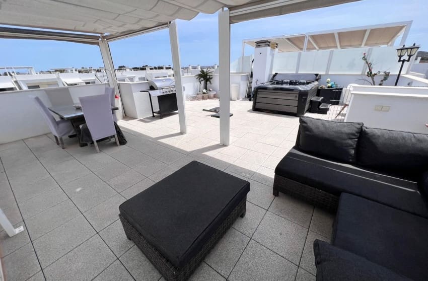 2 soveværelse Lejlighed til salg i Vistabella med swimmingpool - € 229.950 (Ref: 9030918)