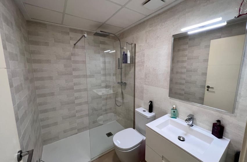 2 soveværelse Lejlighed til salg i Vistabella med swimmingpool - € 229.950 (Ref: 9030918)