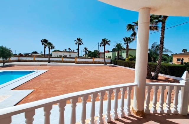3 bedroom Beach Apartment for sale in Catral with pool - € 375,000 (Ref: 9030921)