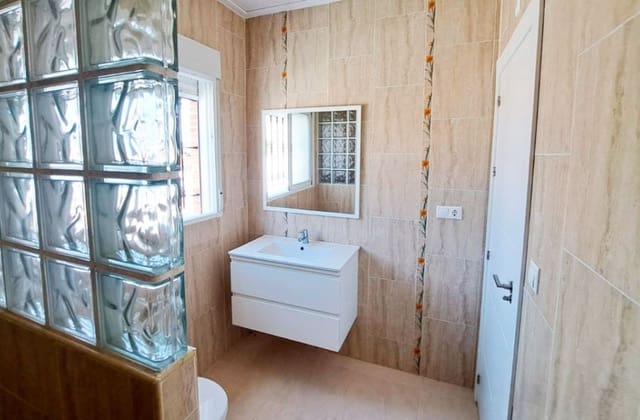 3 bedroom Beach Apartment for sale in Catral with pool - € 375,000 (Ref: 9030921)