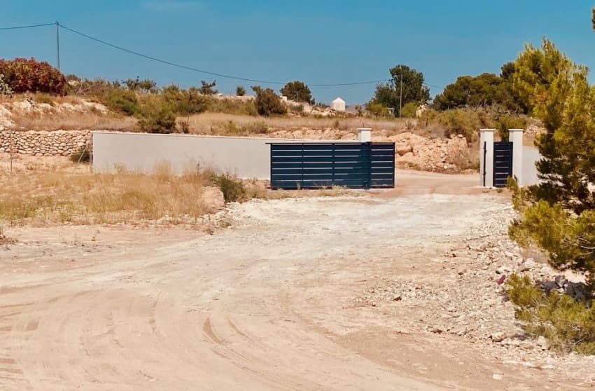 3 soveværelse Villa til salg i Macisvenda med swimmingpool garage - € 359.500 (Ref: 9095744)