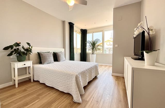 3 soveværelse Byhus til salg i Los Altos med swimmingpool - € 277.900 (Ref: 9112844)