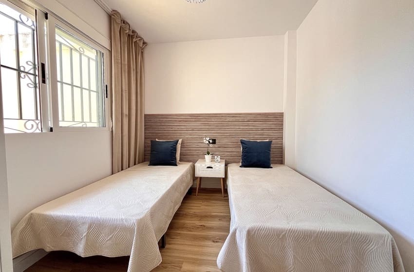 3 slaapkamer Huis te koop in Playa Flamenca met zwembad - € 288.000 (Ref: 9112844)