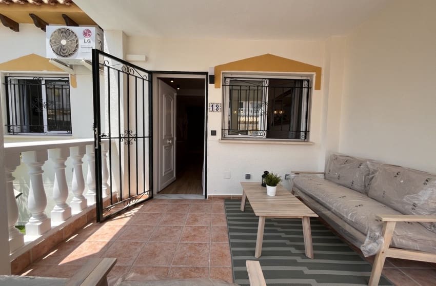 3 slaapkamer Huis te koop in Playa Flamenca met zwembad - € 288.000 (Ref: 9112844)