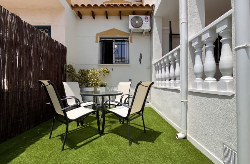 3 slaapkamer Huis te koop in Playa Flamenca met zwembad - € 288.000 (Ref: 9112844)