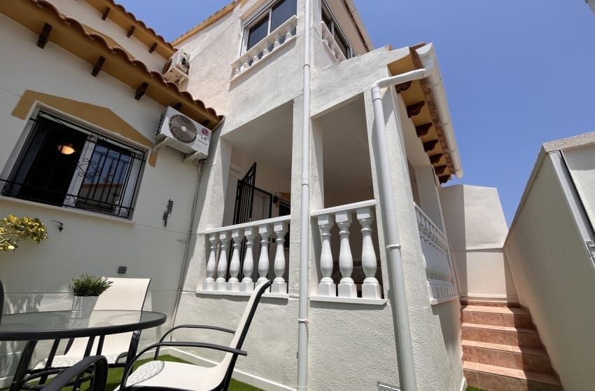 3 slaapkamer Huis te koop in Playa Flamenca met zwembad - € 288.000 (Ref: 9112844)