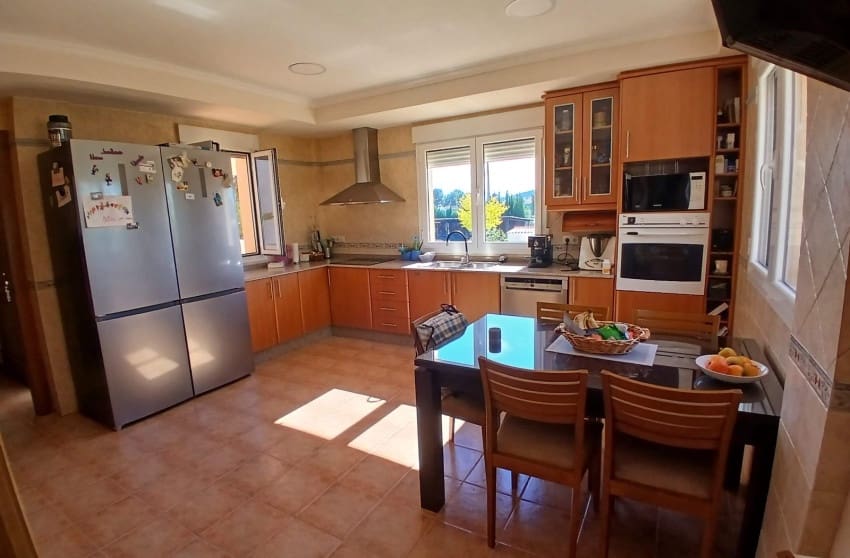 5 soveværelse Villa til salg i Yecla med swimmingpool garage - € 360.000 (Ref: 9228227)