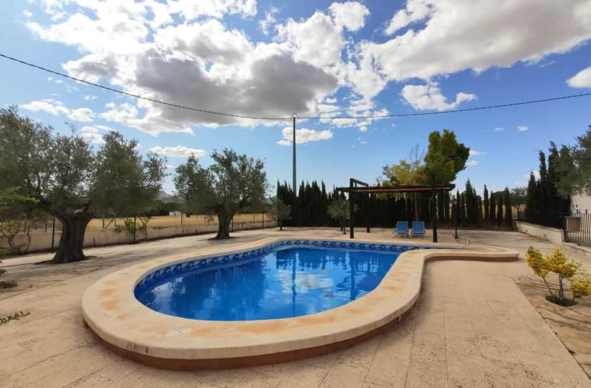 5 soveværelse Villa til salg i Yecla med swimmingpool garage - € 360.000 (Ref: 9228227)