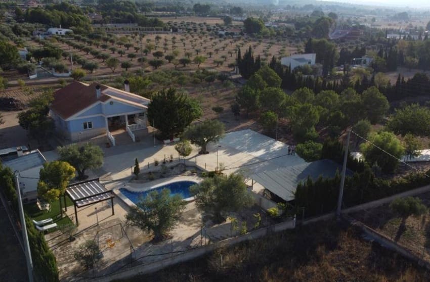 5 soveværelse Villa til salg i Yecla med swimmingpool garage - € 360.000 (Ref: 9228227)