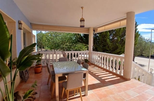 5 chambre Villa/Maison à vendre à Yecla avec piscine garage - 360 000 € (Ref: 9228227)