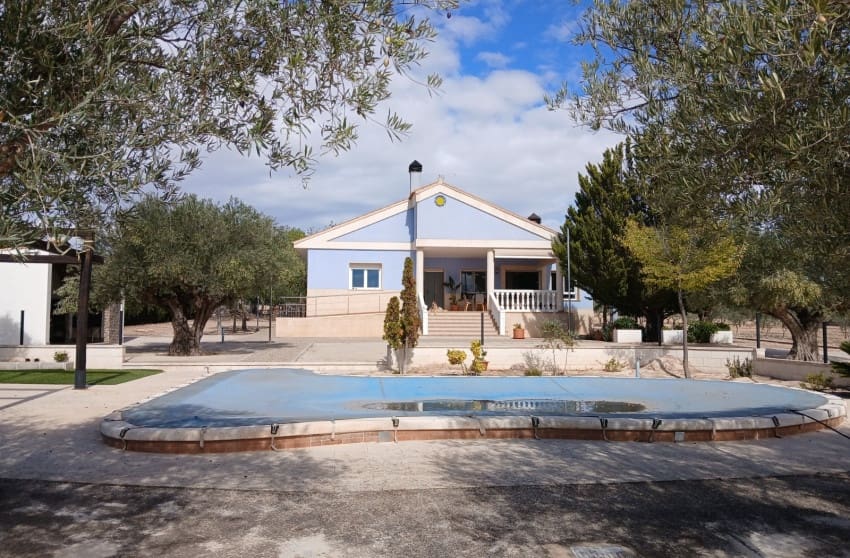 5 soveværelse Villa til salg i Yecla med swimmingpool garage - € 360.000 (Ref: 9228227)