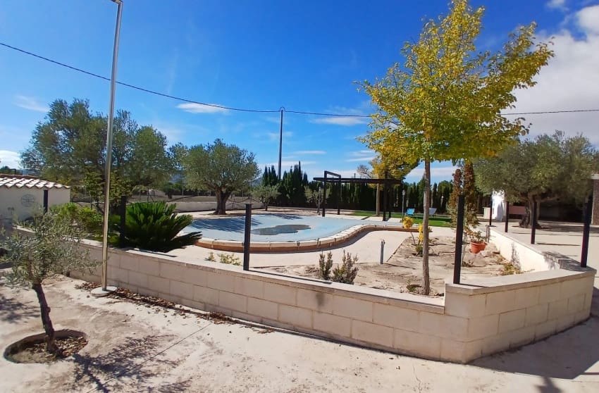 5 soveværelse Villa til salg i Yecla med swimmingpool garage - € 360.000 (Ref: 9228227)