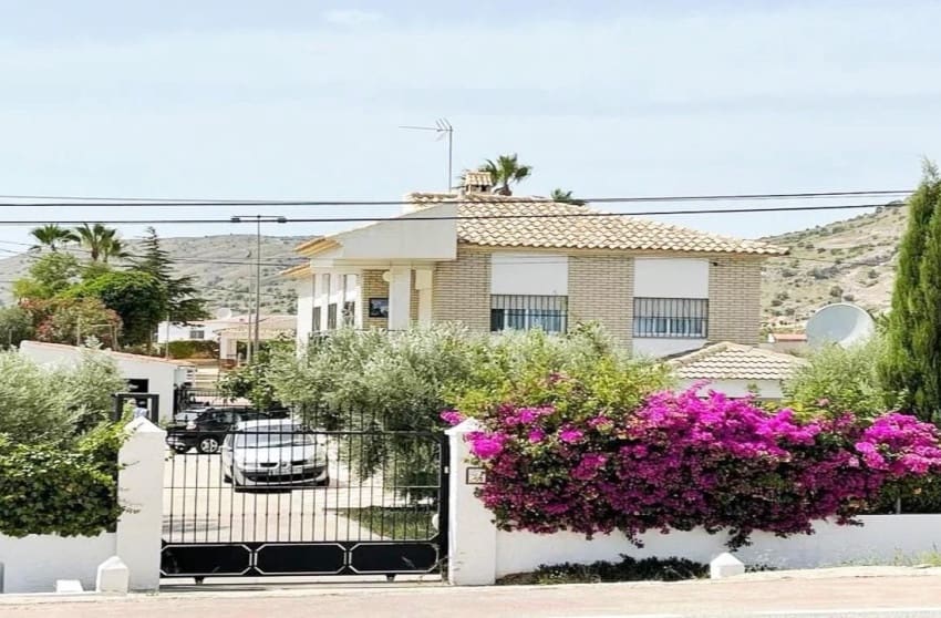 4 chambre Villa/Maison à vendre à Fortuna avec piscine garage - 229 995 € (Ref: 9228230)