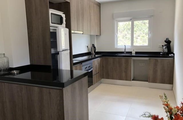 2 soveværelse Villa til salg i La Romana med swimmingpool garage - € 220.000 (Ref: 9228238)