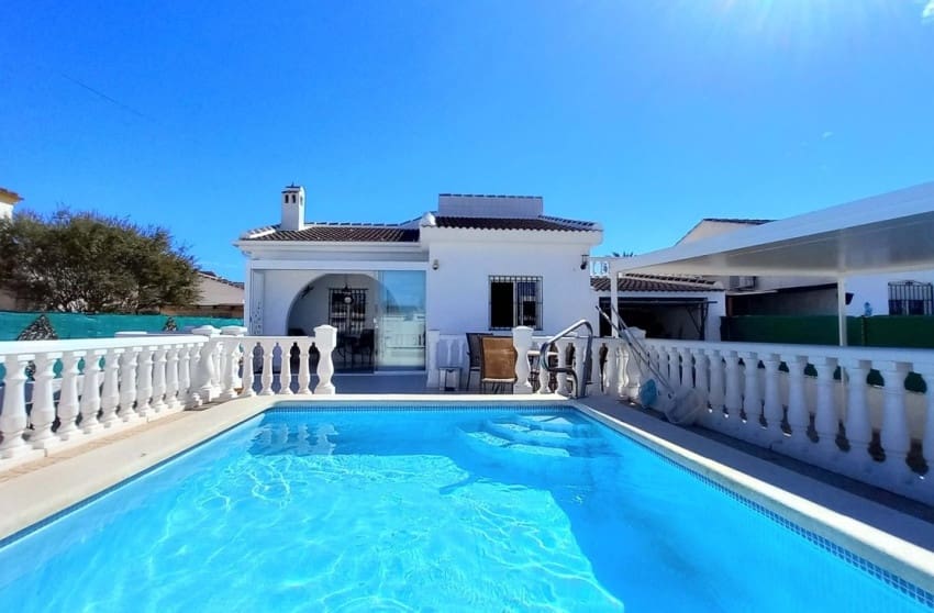 3 bedroom Townhouse for sale in Torrevieja with pool - € 339,000 (Ref: 9249344)