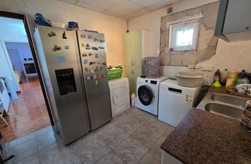 4 slaapkamer Finca/Landhuis te koop in Jumilla met zwembad - € 225.000 (Ref: 9249345)