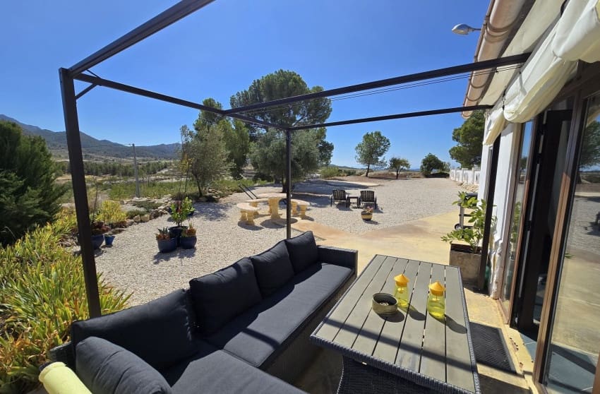 4 slaapkamer Finca/Landhuis te koop in Jumilla met zwembad - € 225.000 (Ref: 9249345)